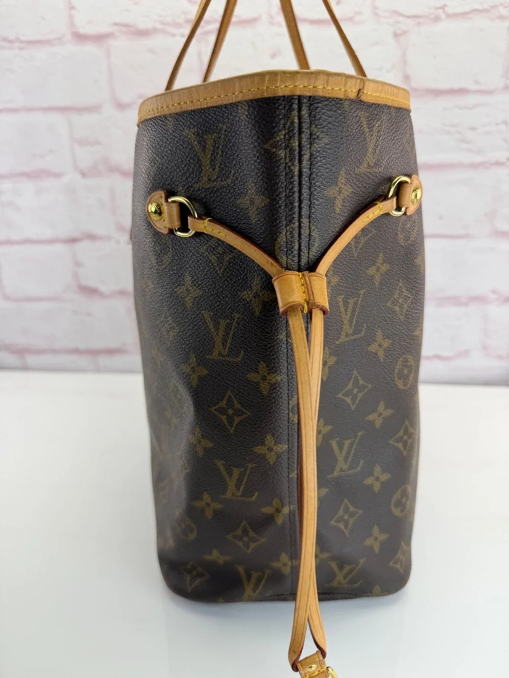Louis Vuitton Neverfull Mm Monogram Canvas Tote in Brown